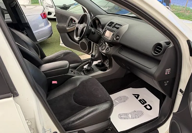 Zunanja slika - Toyota RAV4 - 4WD 2.2 D-4D Limited 1.LASTNIK LETNO JAMSTVO - 9