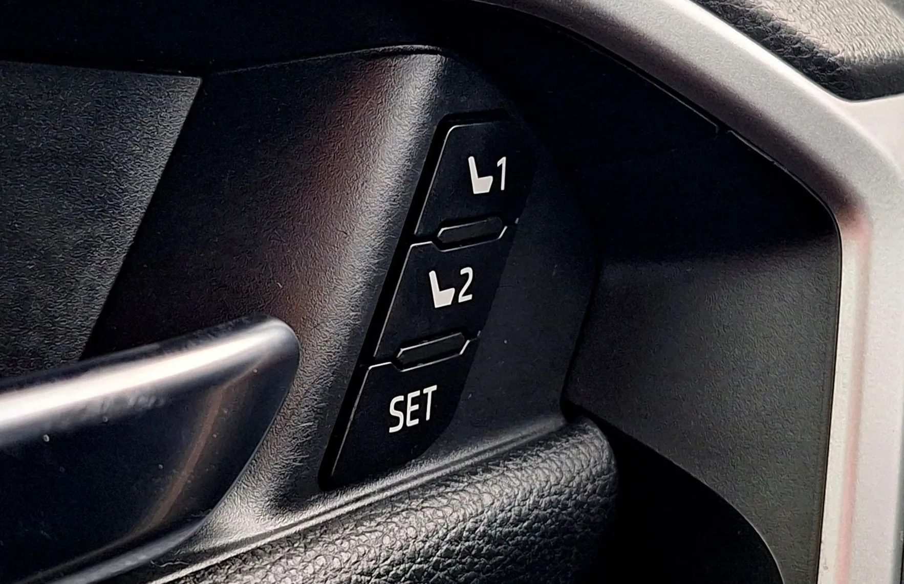 Zunanja slika - Toyota RAV4 - Hybrid AWD 2.5 EXECUTIVE•SLO•KAMERA•NAVI•ACC• - 13