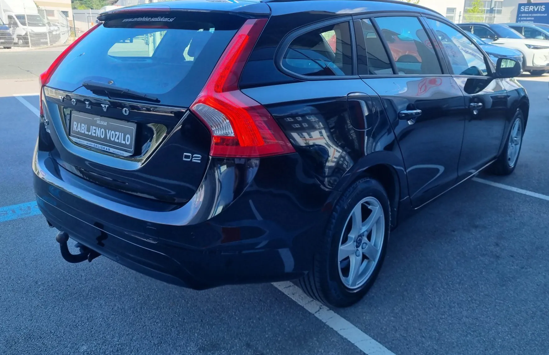 Zunanja slika - Volvo V60 - 2.0 TD - VLEČNA KLJUKA +NAVIGACIJA+PDC+TEMPOMAT... - 8