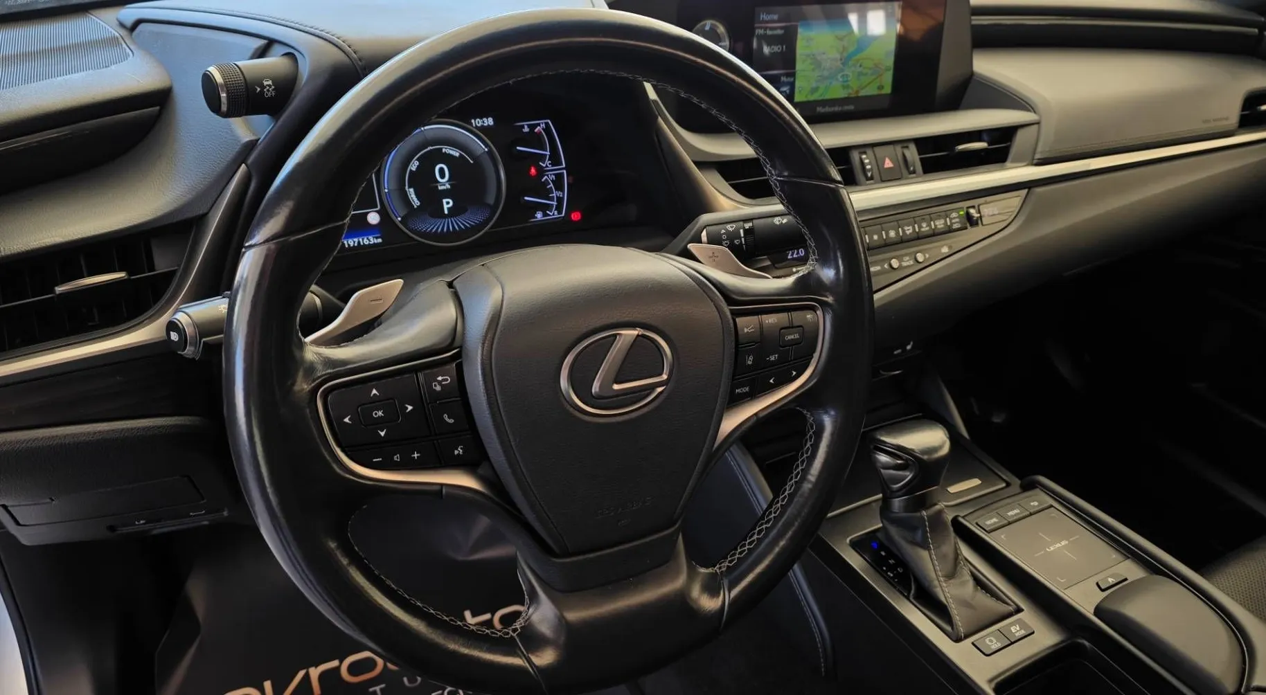Notranja slika - Lexus ES - 300h Executive Avt.Redno servisiran - 14