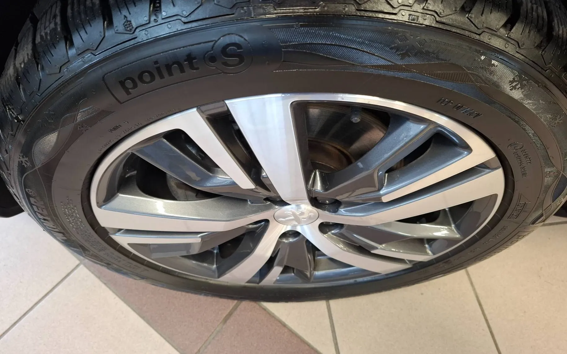 Notranja slika - Peugeot 5008 - 1.5 BLUEHDI SAMO59000KM-SLO-1LASTNIK-7SEDEŽEV-... - 12