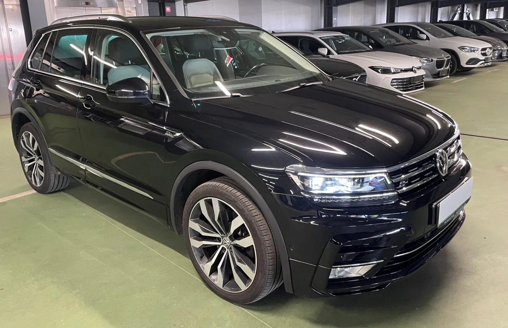 Zunanja slika - Volkswagen Tiguan - R-LINE 2.0 TDI BMT 176 KW DSG NAVI.2XPDC.KAMERA - 2