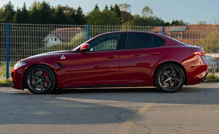 Zunanja slika - Alfa Romeo Giulia - 2.9 V6 Bi-Turbo Quadrifoglio Ročni 6.Prestav - 8