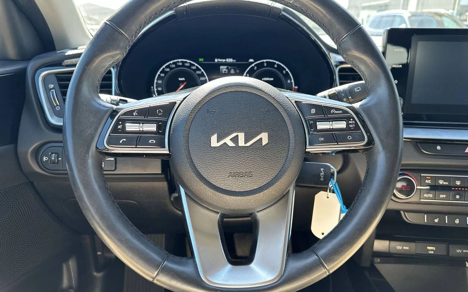 Notranja slika - KIA XCeed - 1.5 T-GDI EX WAY - 14