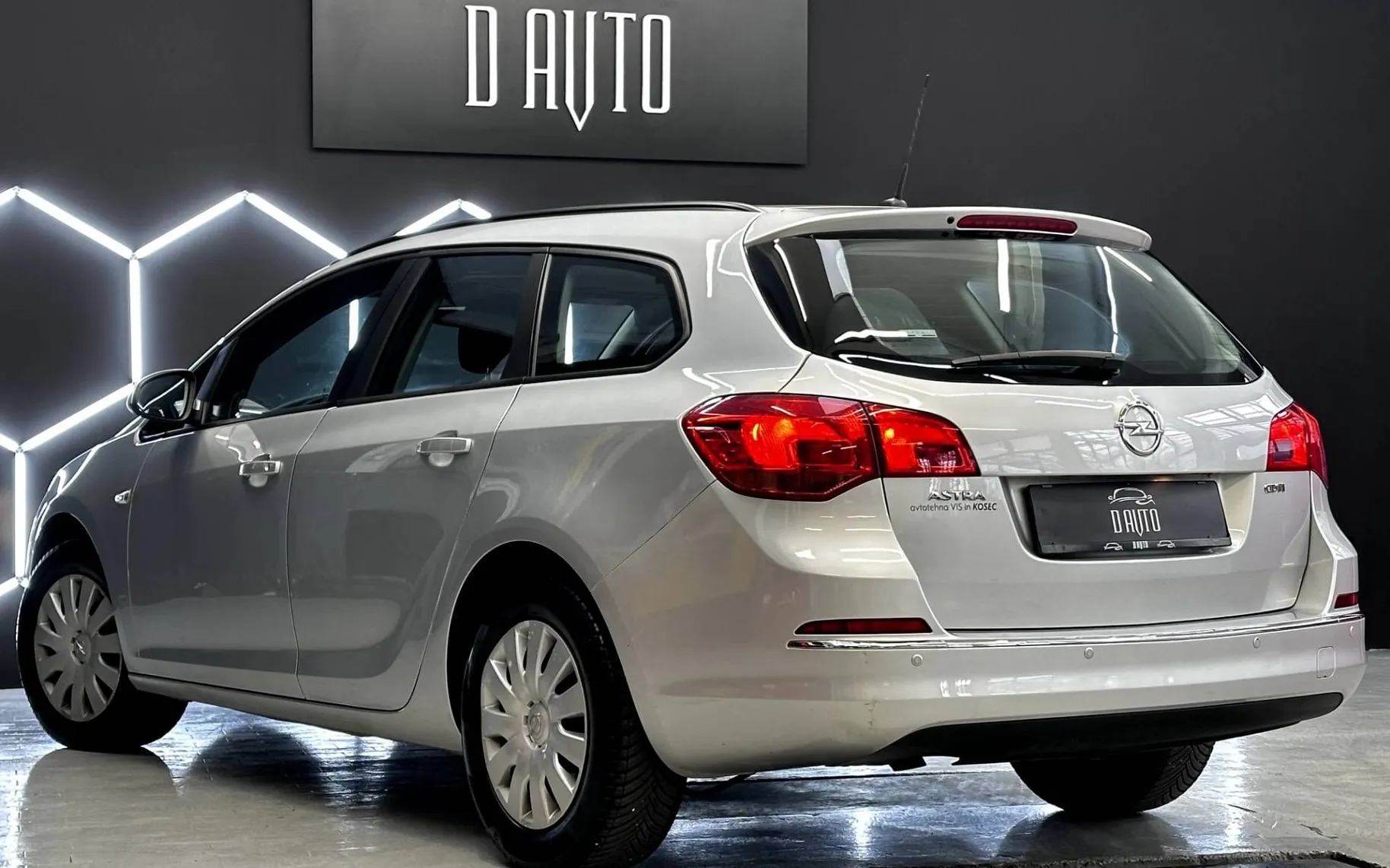 Zunanja slika - Opel Astra - 1.6 CDTI 100KW - 1. LASTNIK - SLO. POREKLO - 12