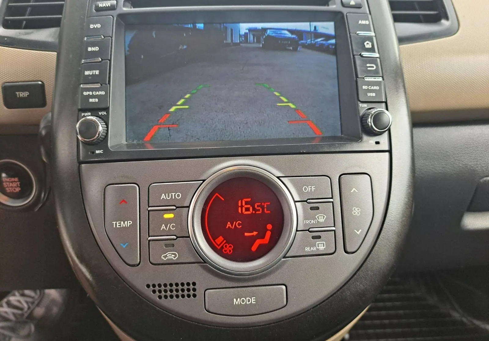 Notranja slika - KIA Soul - 1.6 CRDi-Avt.SLOV.POREKLO-1 LASTNIK-KAMERA-M 2014 - 12