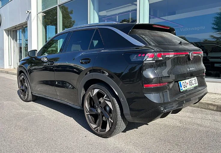 Zunanja slika - Volkswagen T-Roc - 1.5 eTSI R-Line DSG - Testno vozilo - 4