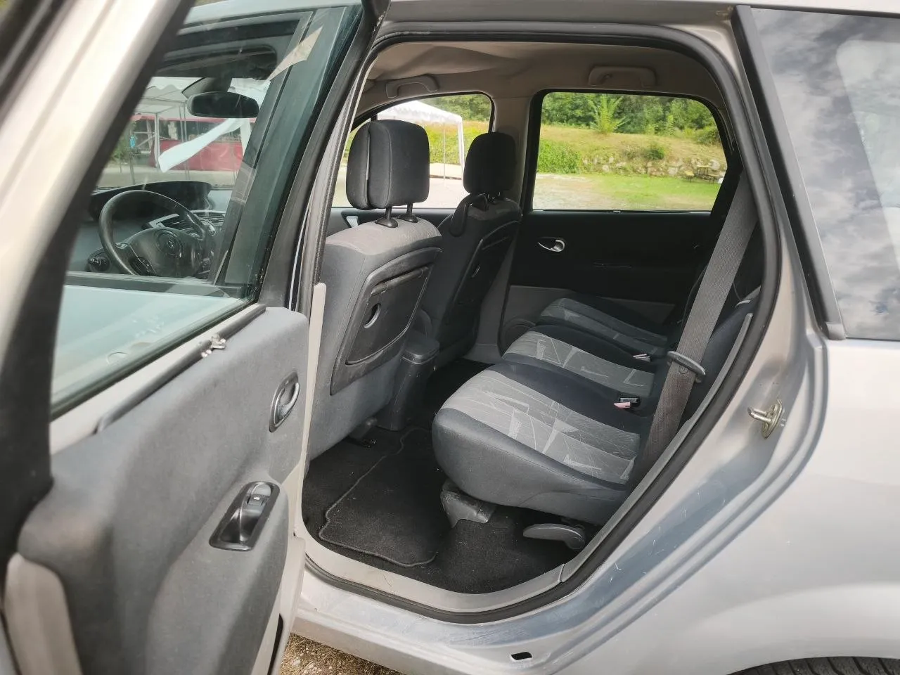 Notranja slika - Renault Scénic - 1,5 dCi Dynamique Confort - 17