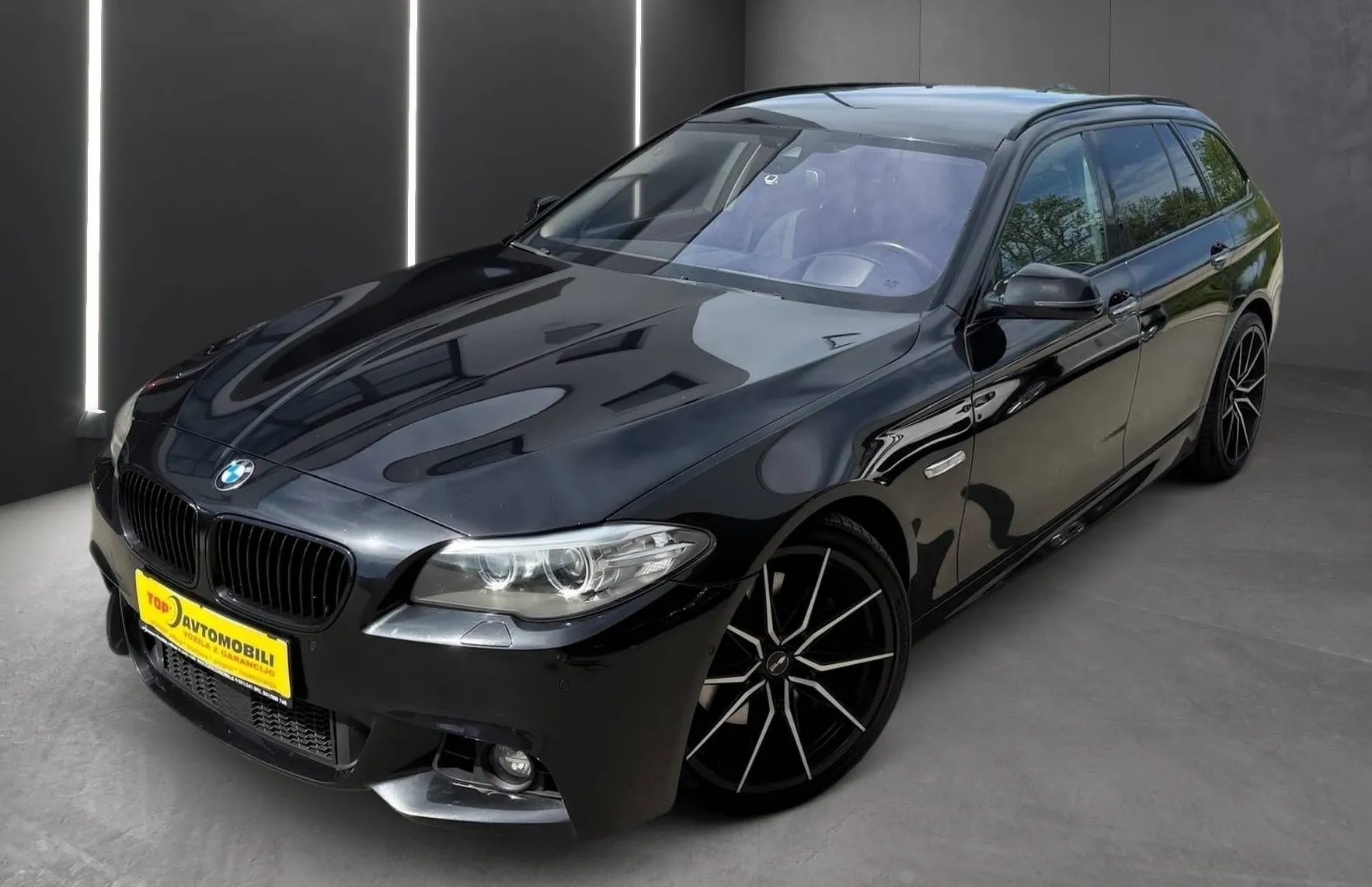 Zunanja slika - BMW Serija 5 - Touring: 525d M PAKET BI-XENON RADAR NAVI PDC KAMERA TOP - 2