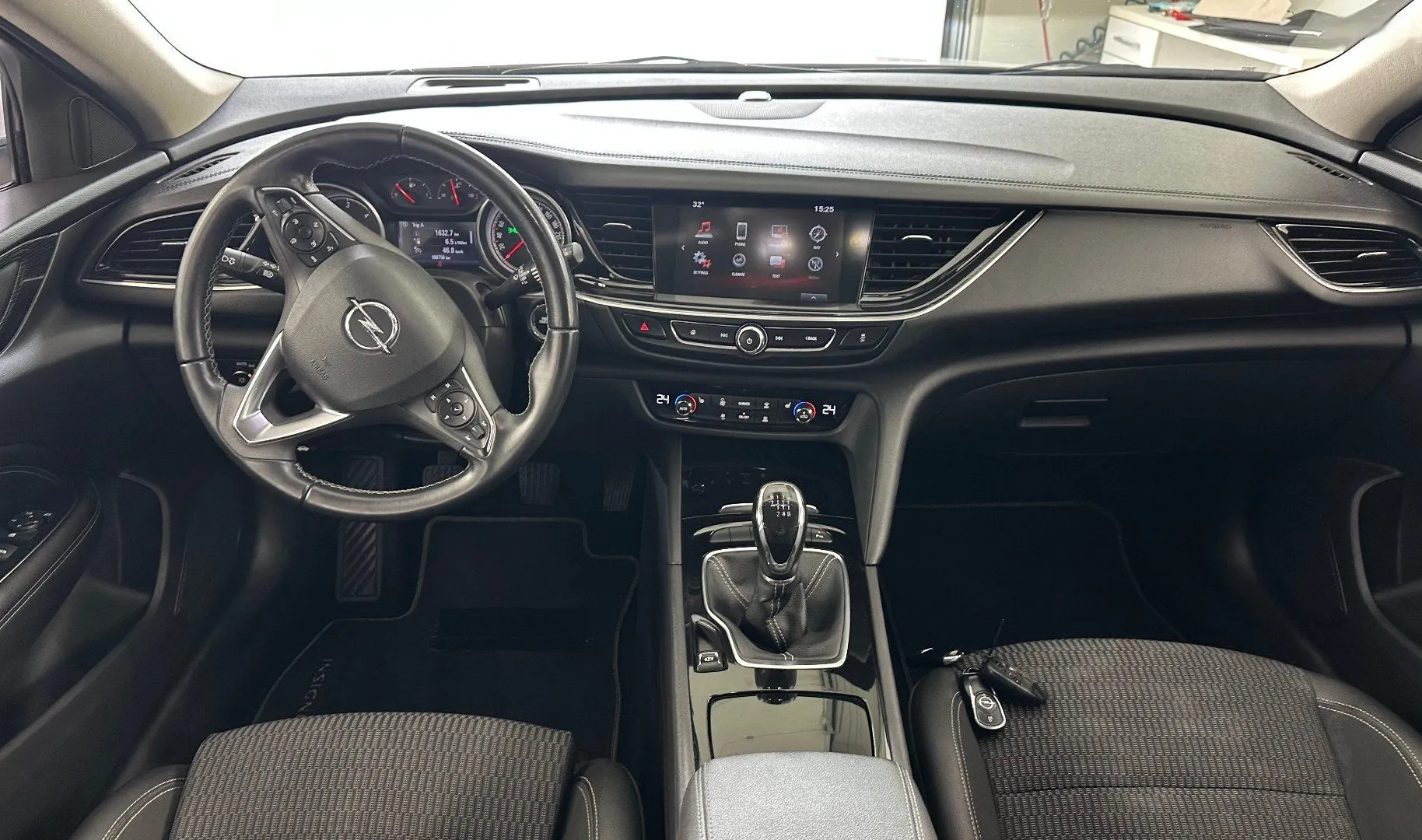 Zunanja slika - Opel Insignia - 1.6 CDTi.USNJE.NAREJEN VEL.SERVIS+MENJALNIKU - 7