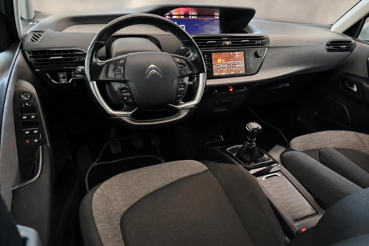 Notranja slika - Citroën C4 SpaceTourer - HDI 130 Feel-KAMERA-FUL LED-1 LASTNIK-GARANCIJA... - 10