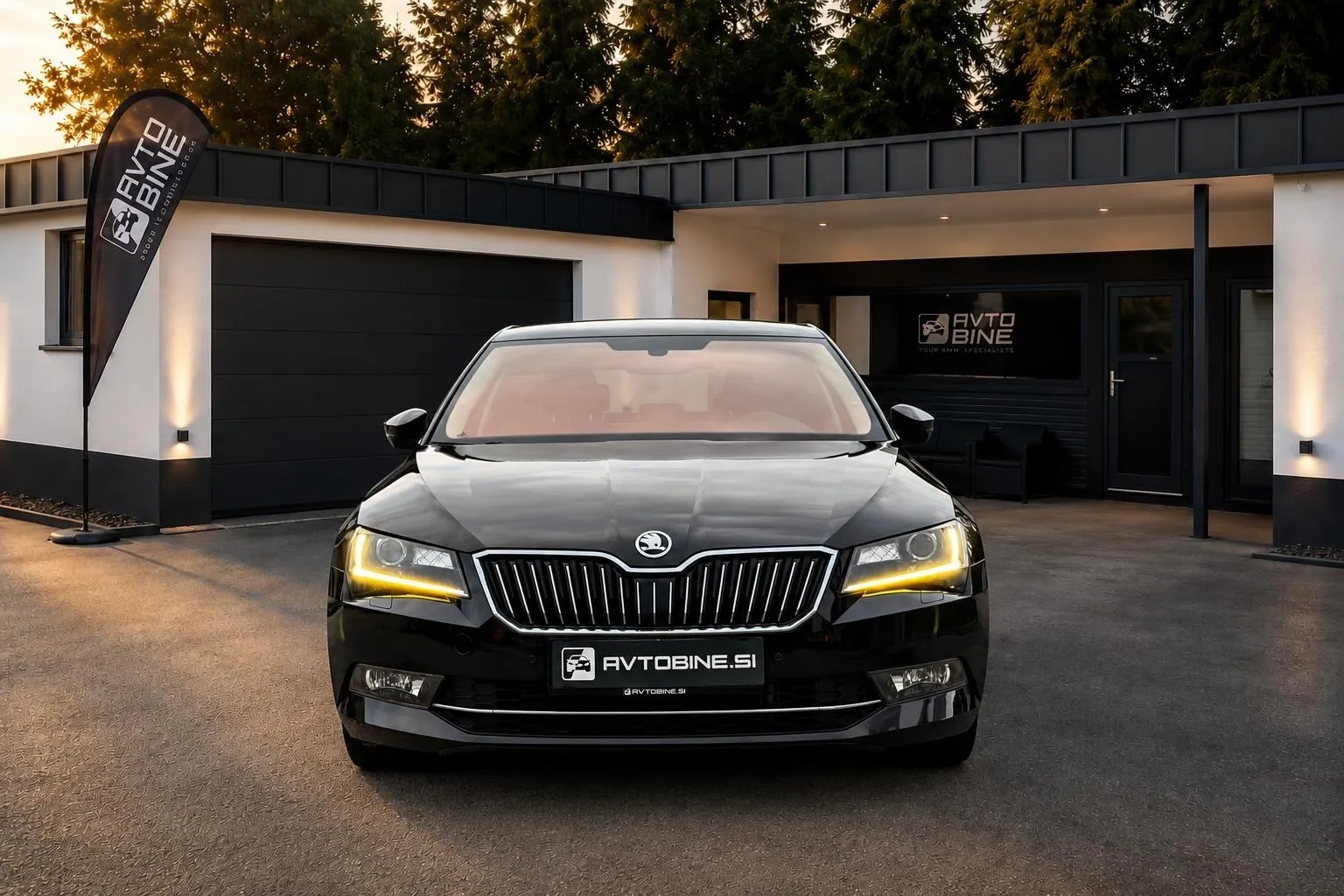 Zunanja slika - Škoda Superb - 2.0 TDI DSG•LIMO•ACC•NAVI•KAMERA•KLJUKA•ATRAKTIVEN - 2