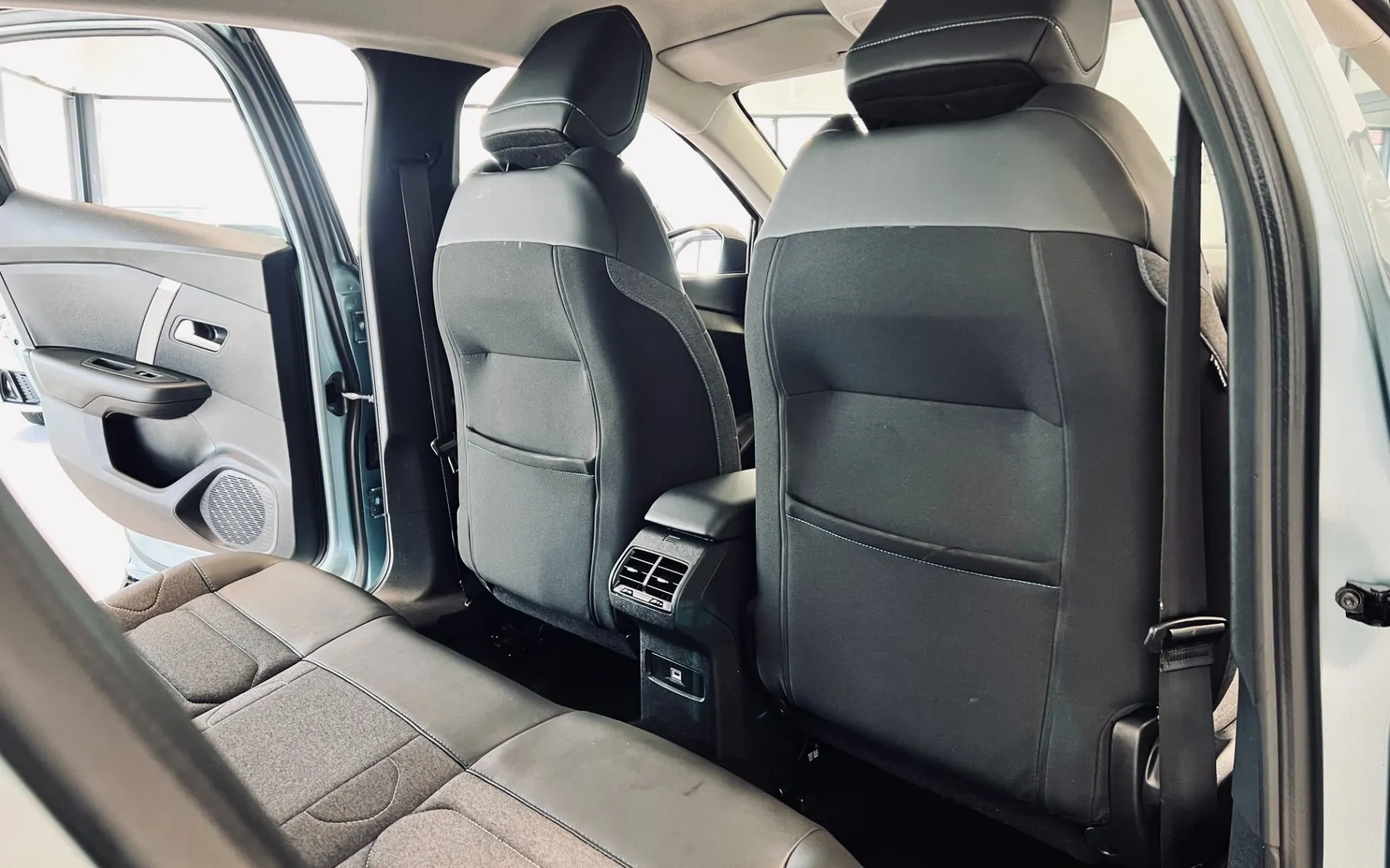 Zunanja slika - Citroën C4 - 1,2 PureTech 130 Feel - 12