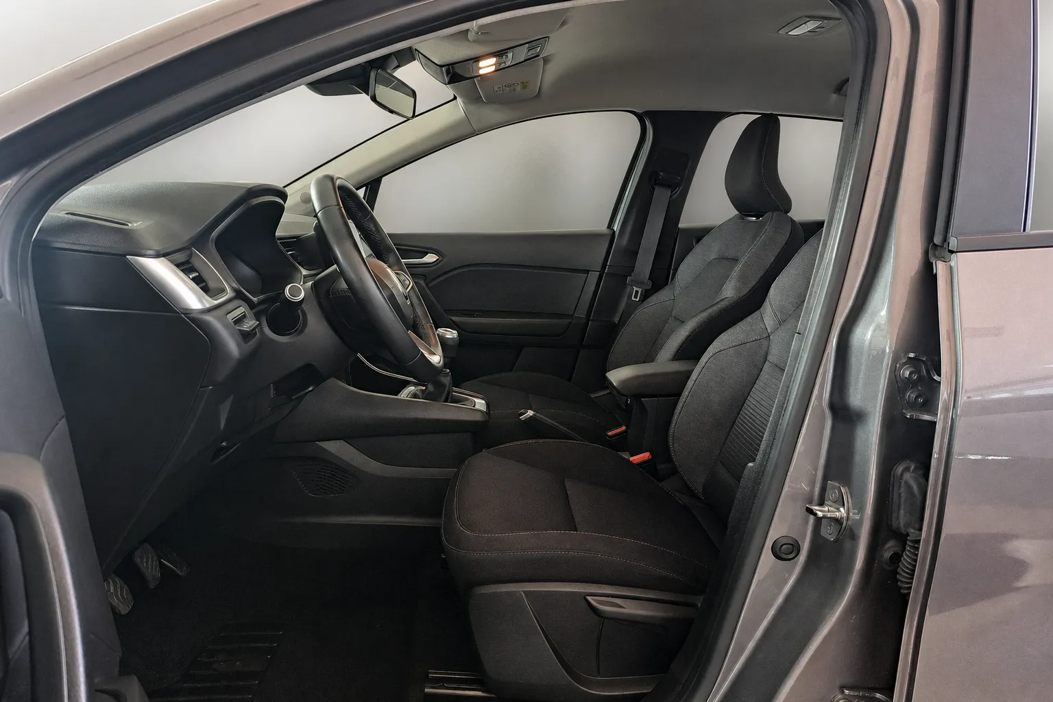 Notranja slika - Renault Captur - TCe-M 2022-GARANCIJA-1 LASTNIK-ODLIČEN-KOT NOV... - 8