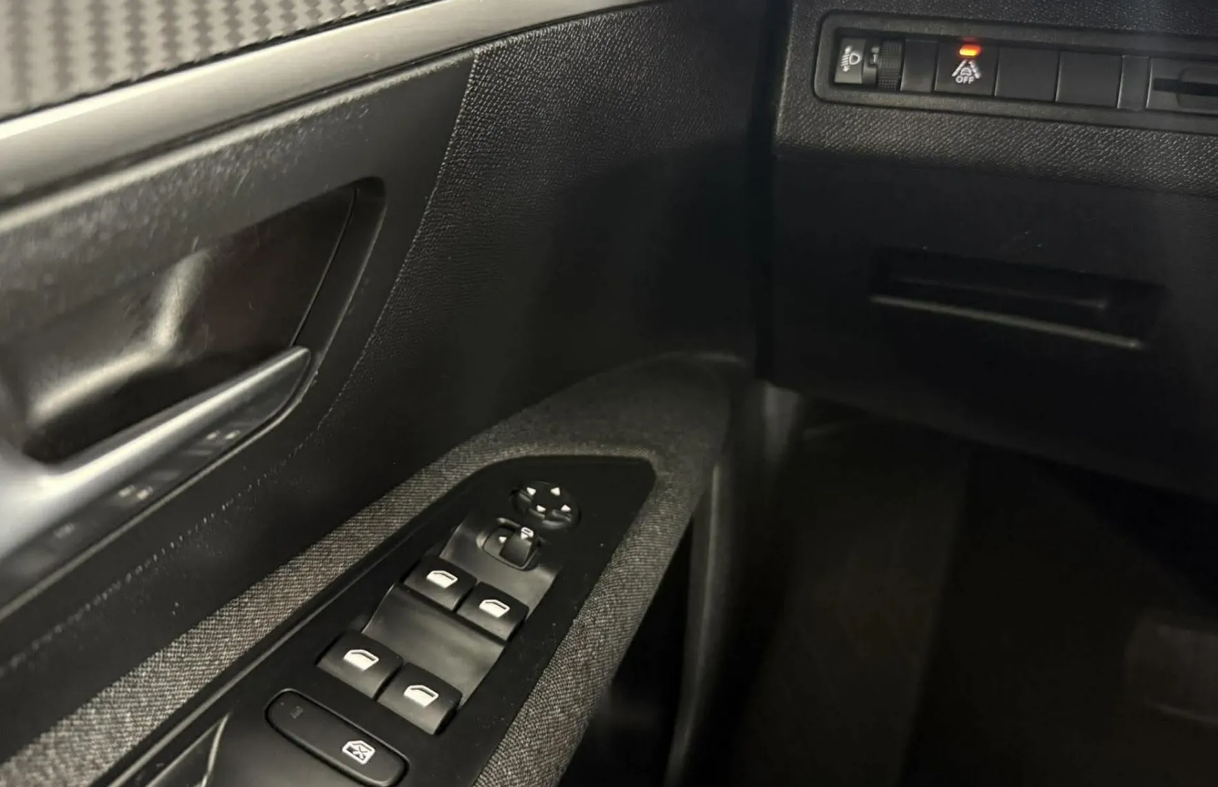 Zunanja slika - Peugeot 5008 - 1.2 PureTech 96 KW Avt.NAVI.KAMERA.2023 VELIKI SER - 12