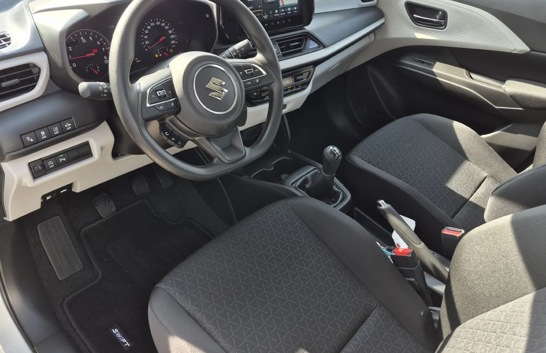 Zunanja slika - Suzuki Swift - 1.2 HIBRID COMFORT - 3