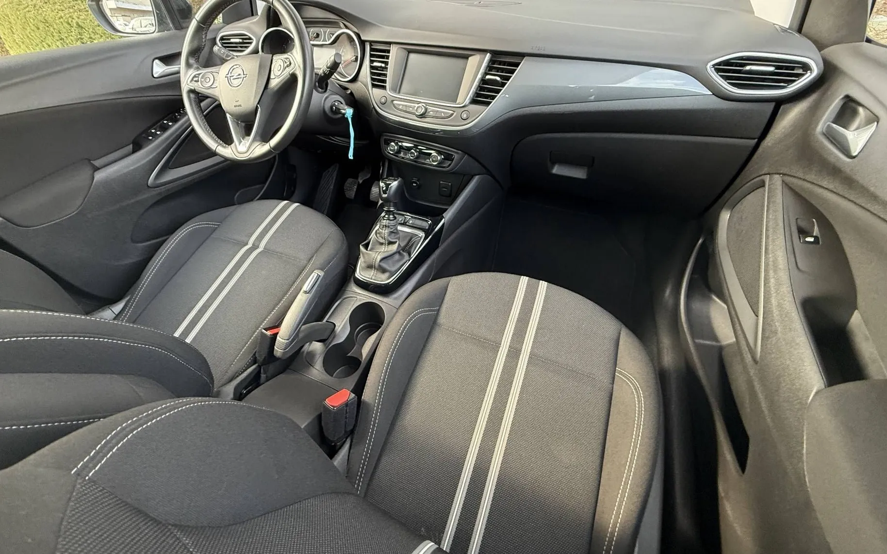 Zunanja slika - Opel Crossland - 1.2 TURBO 81KW ELEGANCE... - 9