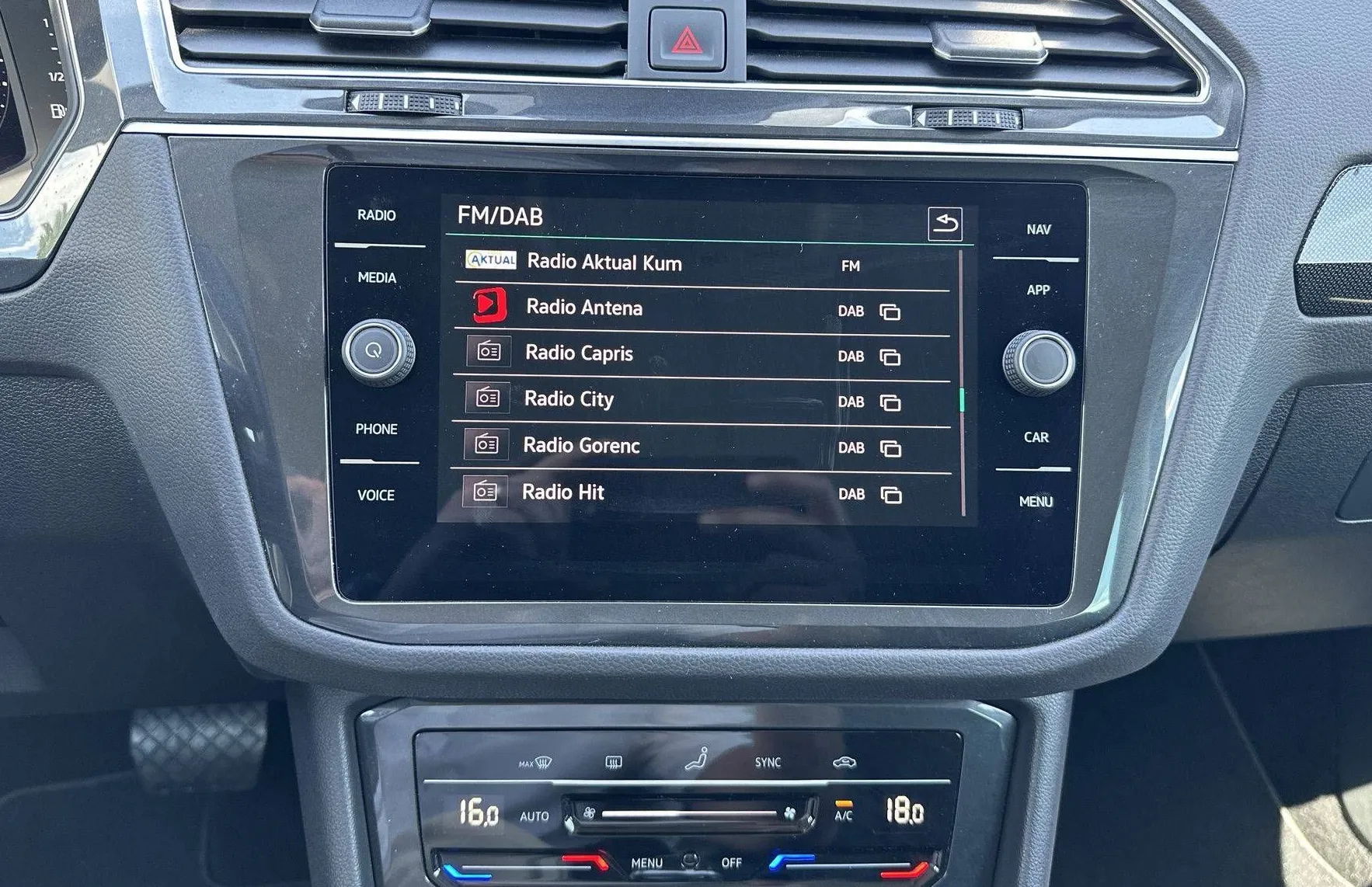 Zunanja slika - Volkswagen Tiguan - 2.0 TDI BMT Elegance DSG - 16