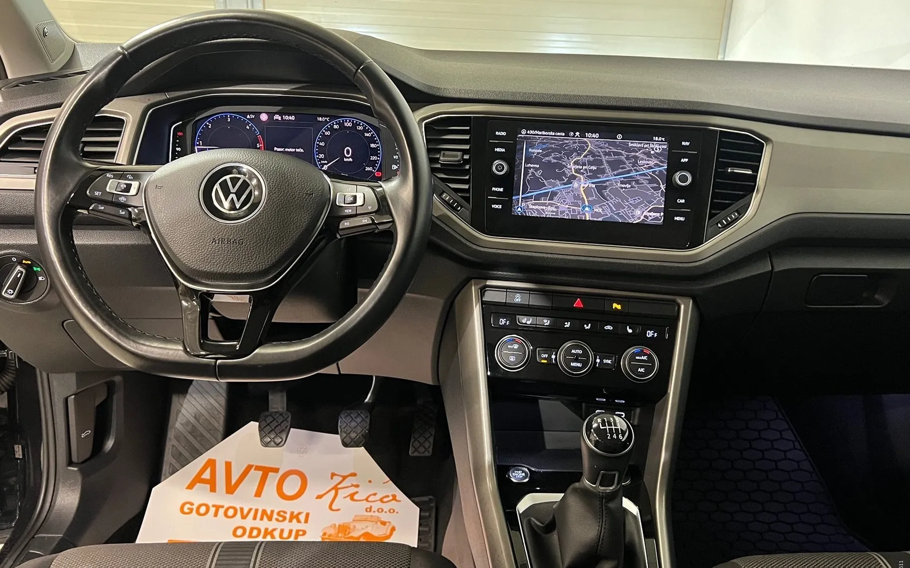 Notranja slika - VW T-Roc - 2.0 TDI-XENON-LED-VIRTUAL-ACC-KAMERA-NAV-MRTVI K - 23