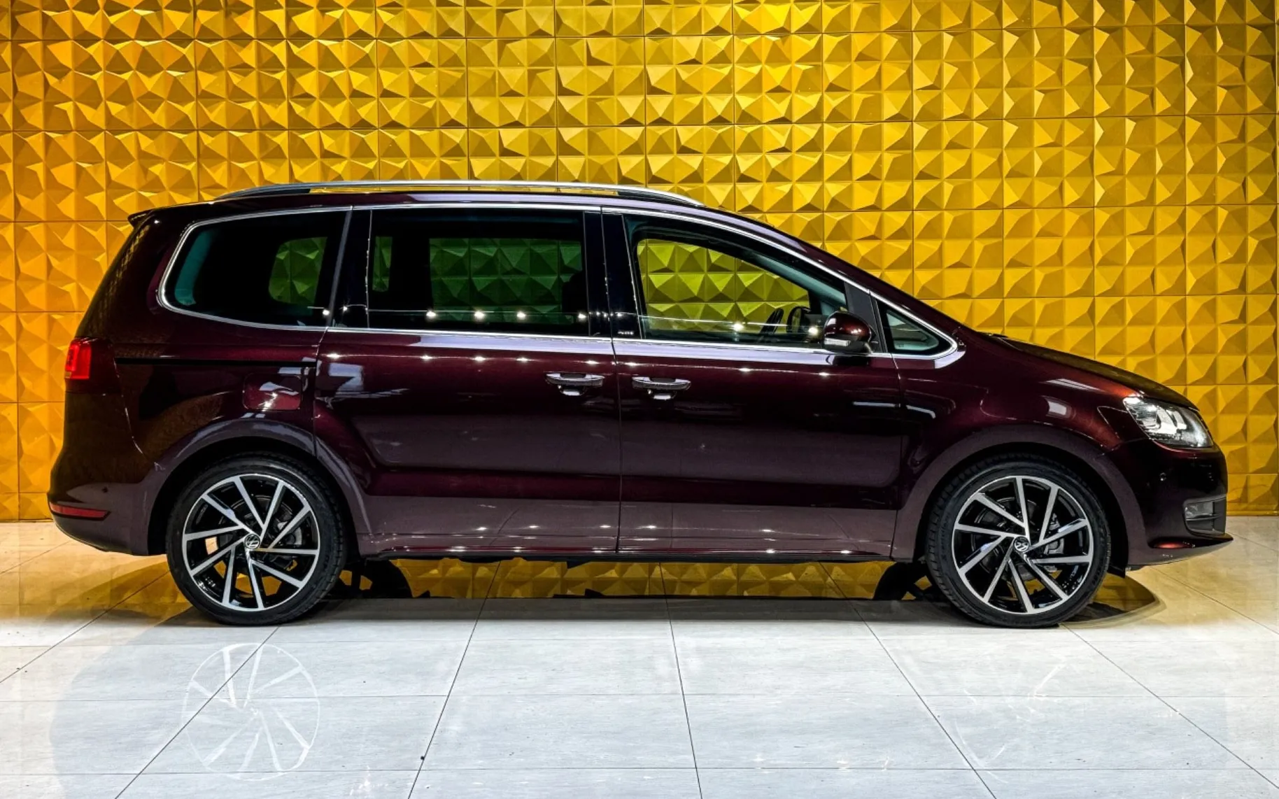 Notranja slika - Volkswagen Sharan - 2.0 TDI AUT. 7 SEDEZEV-ALLSTAR-EL. ODPIRANJE VRAT - 12
