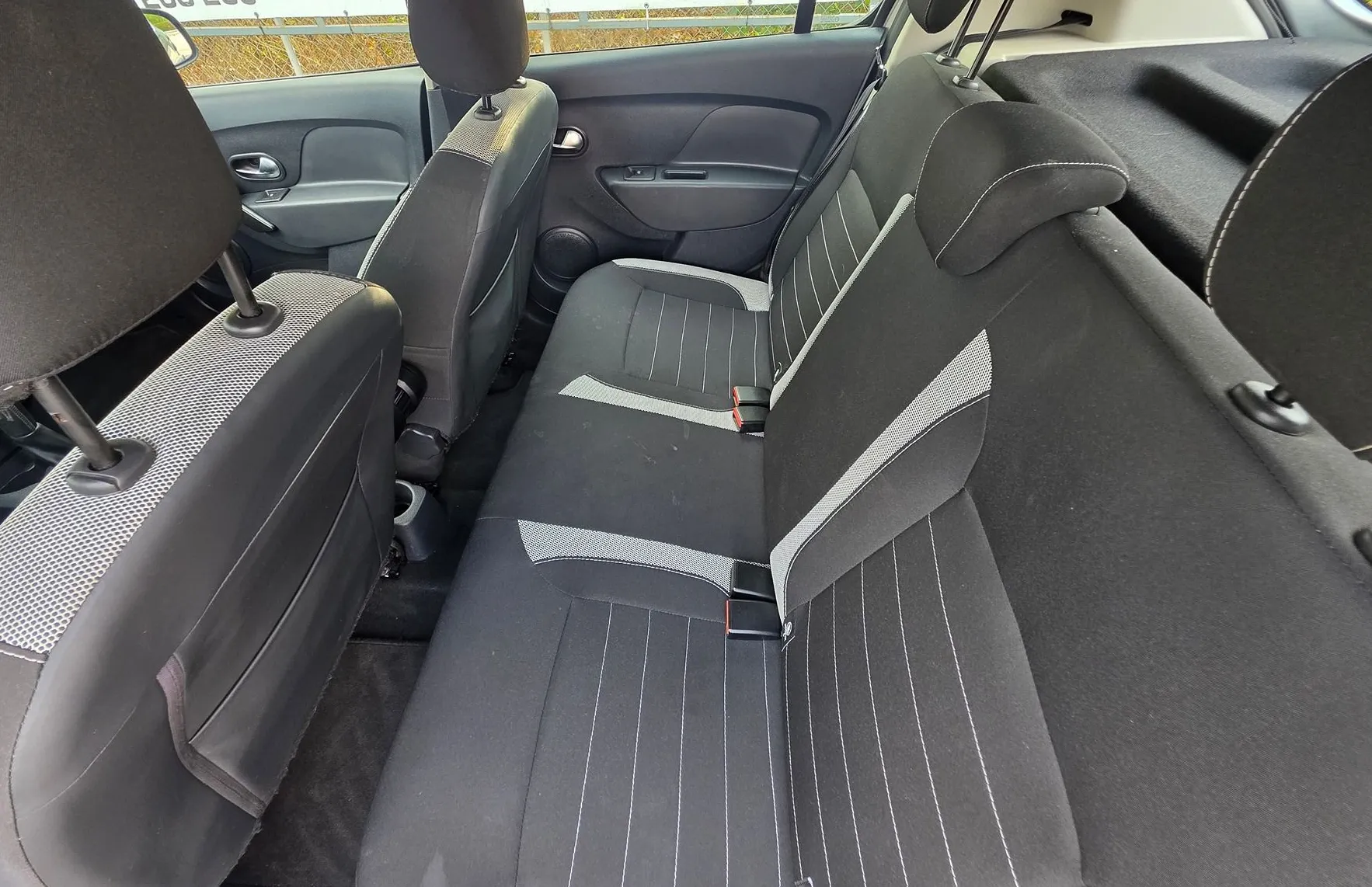 Zunanja slika - Dacia Sandero - Stepway 0.9 TCe KLIMA-PDC-1.LASTNIK-SLOVENSKA - 14