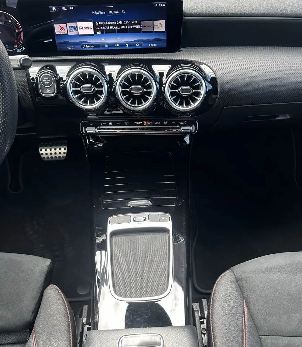 Zunanja slika - Mercedes-Benz CLA-Razred - 200d AVT. AMG-NIGHT-KEYLESS-KAMERA-PDC-NAVI-18COL - 9