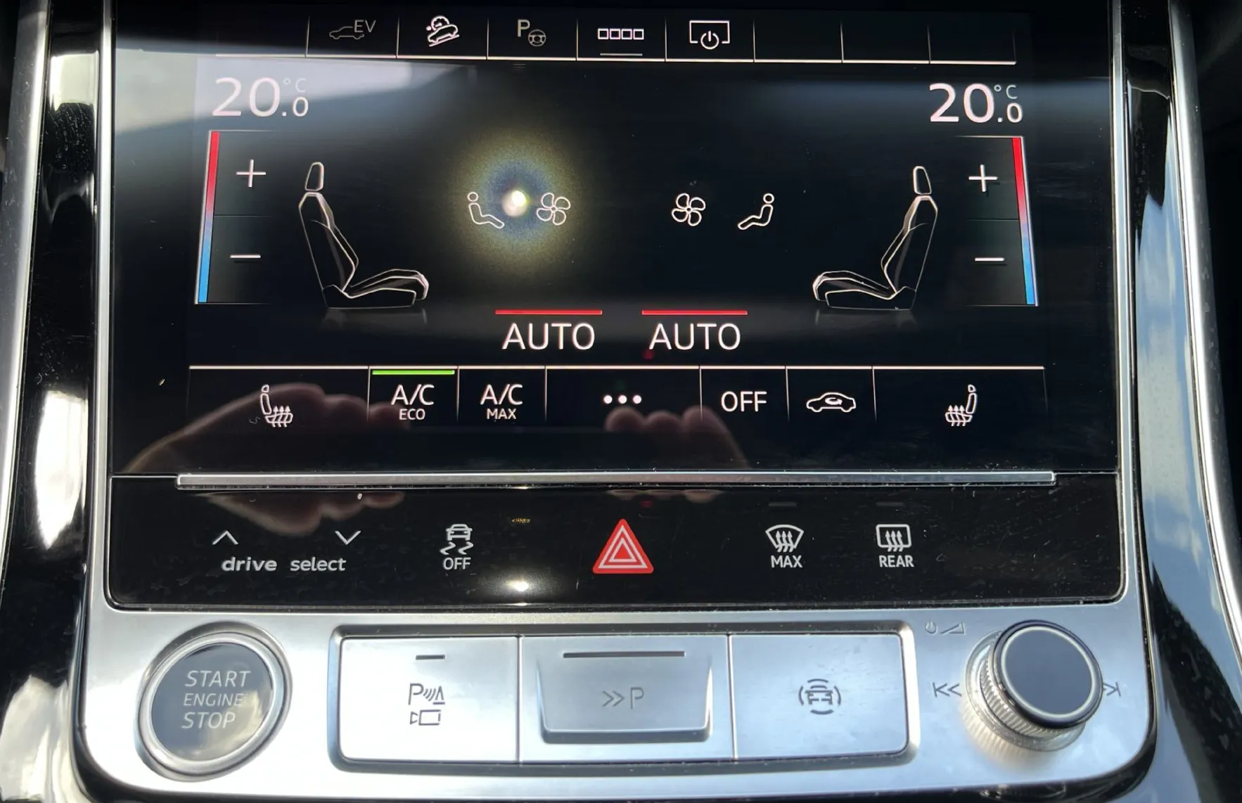 Zunanja slika - Audi Q8 - 55 TFSI e quattro tiptronic 280kW 3 X S LINE SLO - 16