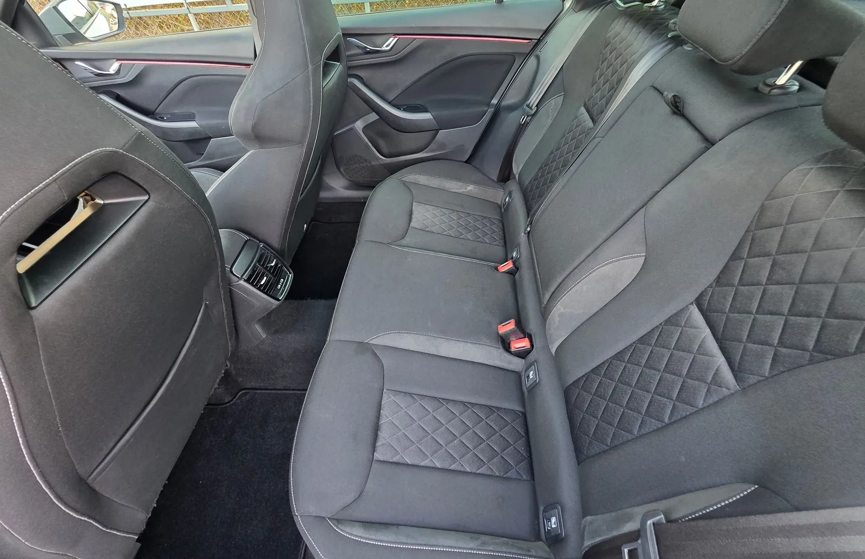 Zunanja slika - Škoda Scala - 1.0 TSI SPORT LED-PANORAMA-VIRTUAL-NAVI-KAMERA - 13