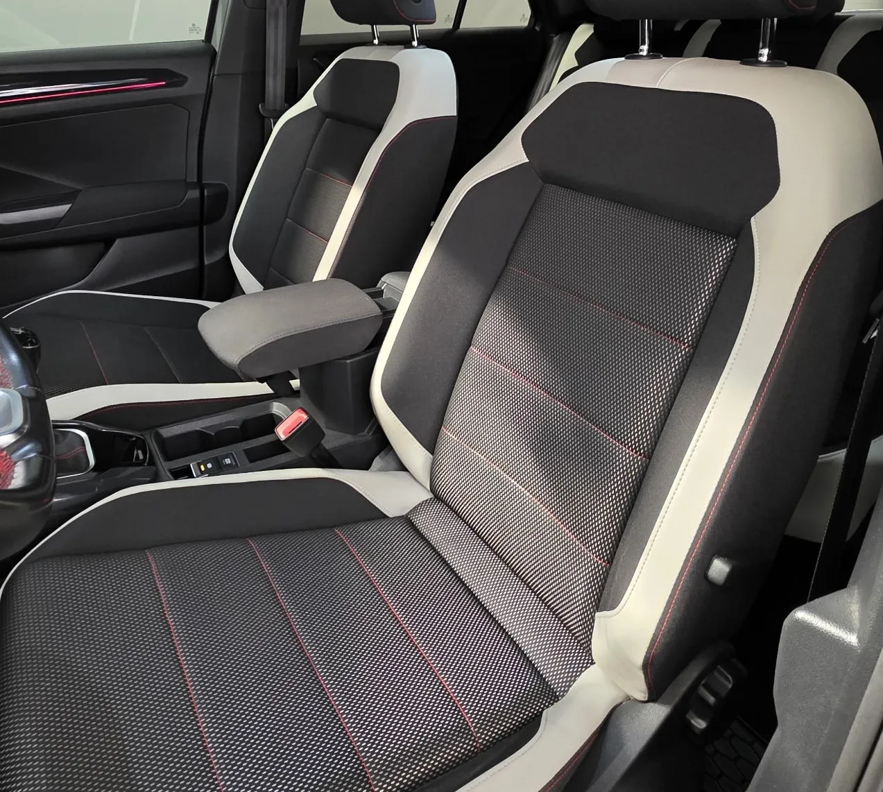 Zunanja slika - Volkswagen T-Roc - 2,0 TDI BMT Sport 1LAST SLO VIRTUAL ACC LANE LED KLJUKA - 15