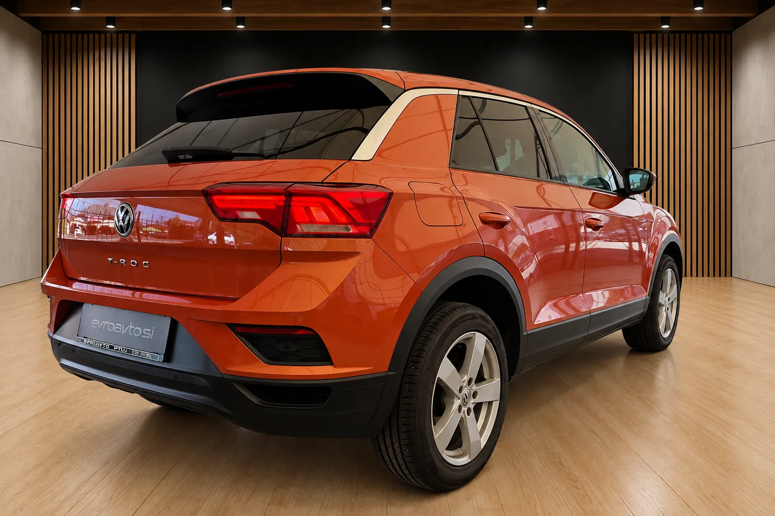 Zunanja slika - Volkswagen T-Roc - 1.6 TDI BMT Style Dod.zimske gume na platiščih - 5