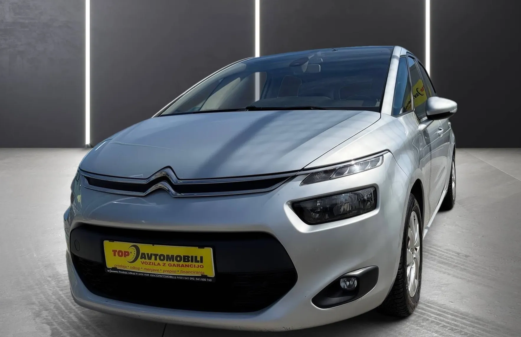 Zunanja slika - Citroën C4 - Picasso 1.6 e-HDi  NAVI PDC TEMPOMAT REDNO SERVISIRAN... - 12