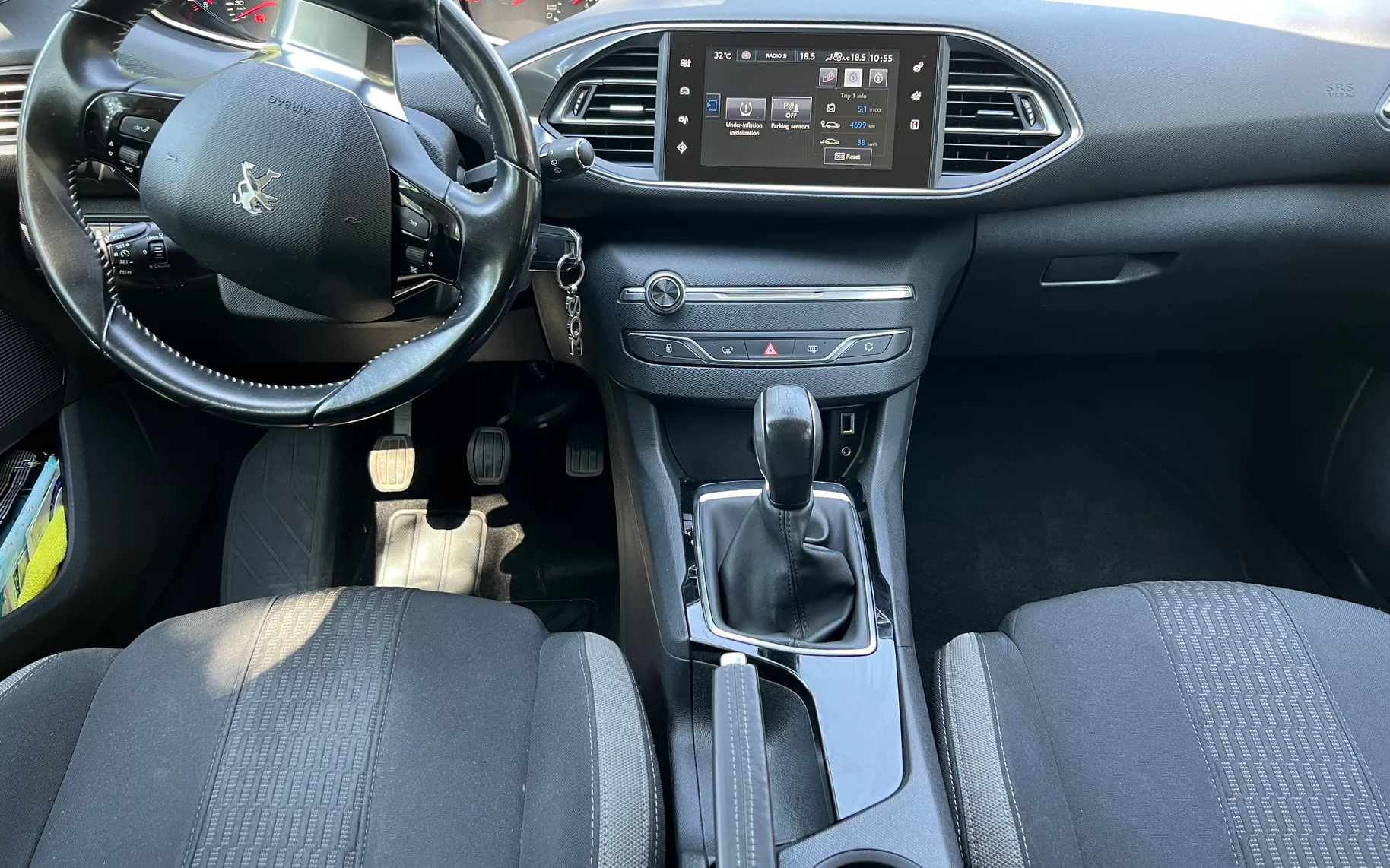 Notranja slika - Peugeot 308 - SW 1,6 BlueHDI Access - 6