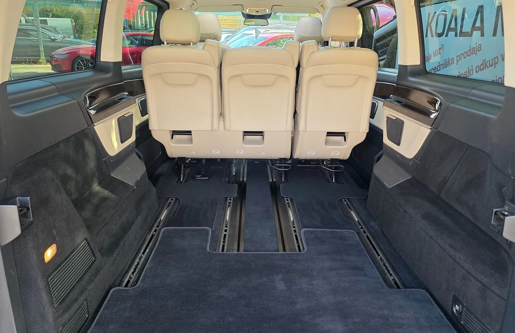 Zunanja slika - Mercedes-Benz V-Razred - V 250D 7 SEDEŽEV-LED-KAMERA-PANORAMA-ALU-ODLIČEN - 18