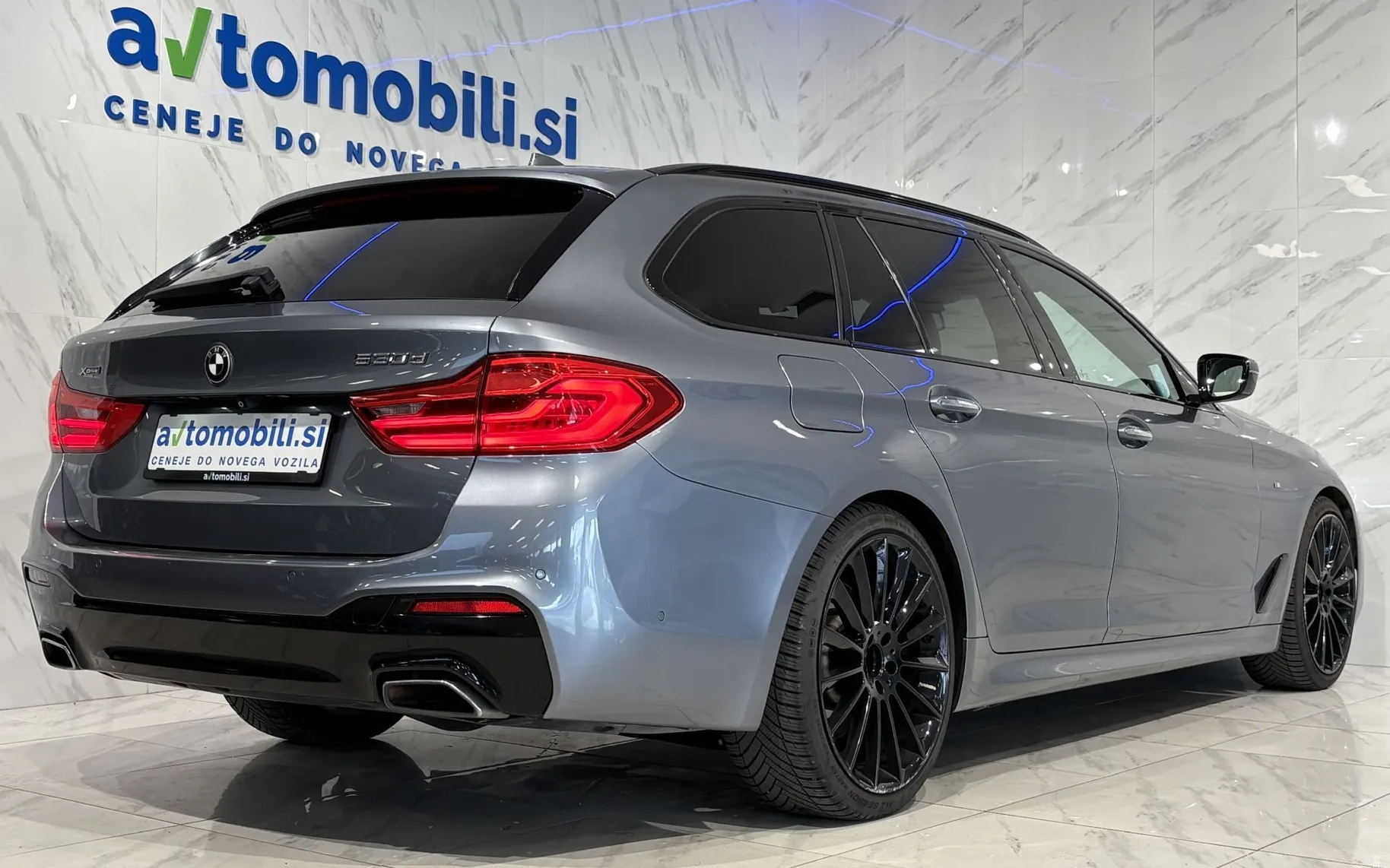Zunanja slika - BMW serija 5 Touring: - 530d|xD|M|ACC|Laser|360K|HUD|BW|NightV|Zračno|TV| - 4
