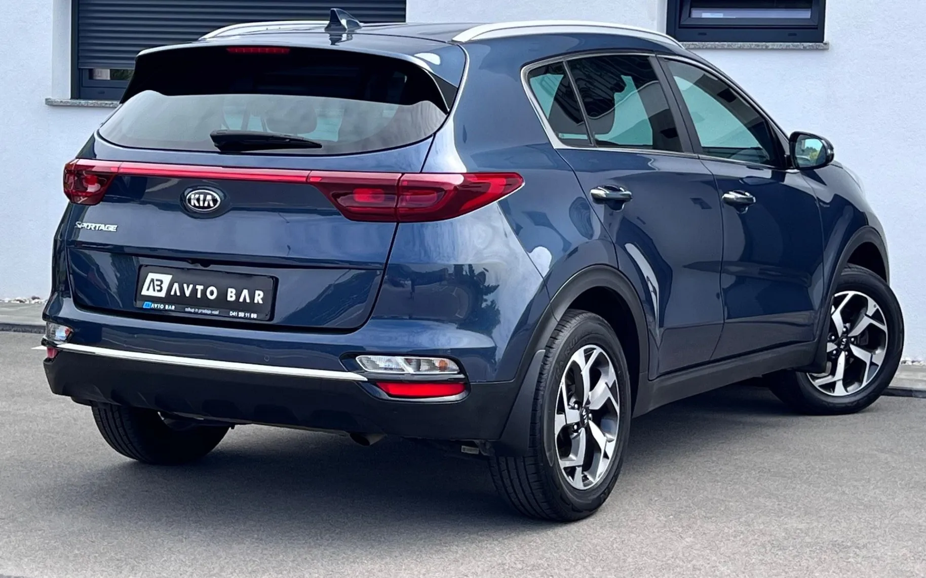 Zunanja slika - KIA Sportage - 2WD 1.6 GDI+1. LAST+SLO+NAVI+PDC - 6