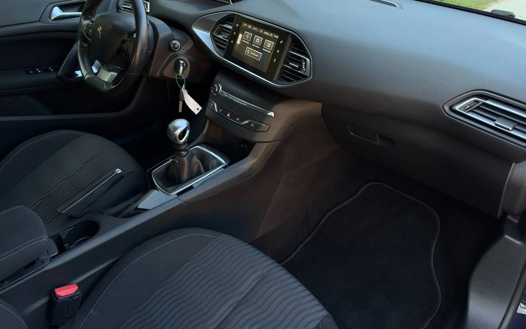 Notranja slika - Peugeot 308 - 1.6 THP Park.senzorji|Zaslon na dotik|FINANCIRANJE - 7
