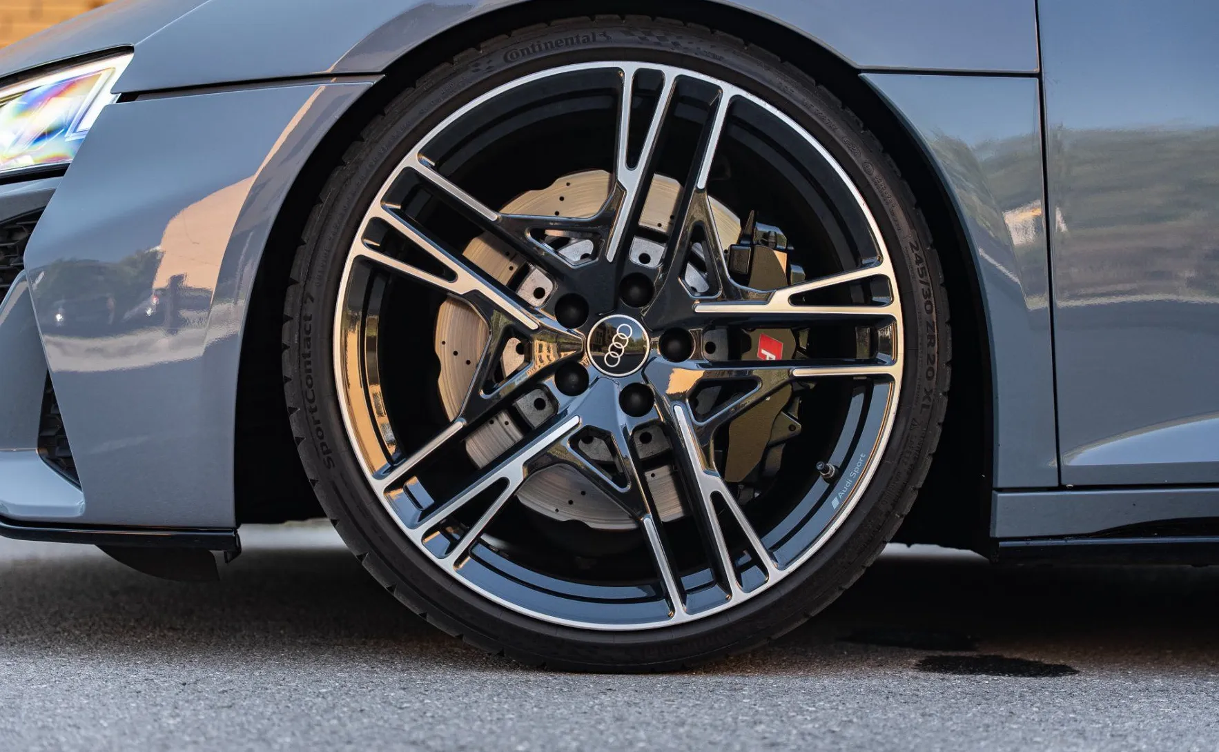 Zunanja slika - Audi R8 - Quattro - Keyless - Ogrevani sedeži - LED - 20col - 10