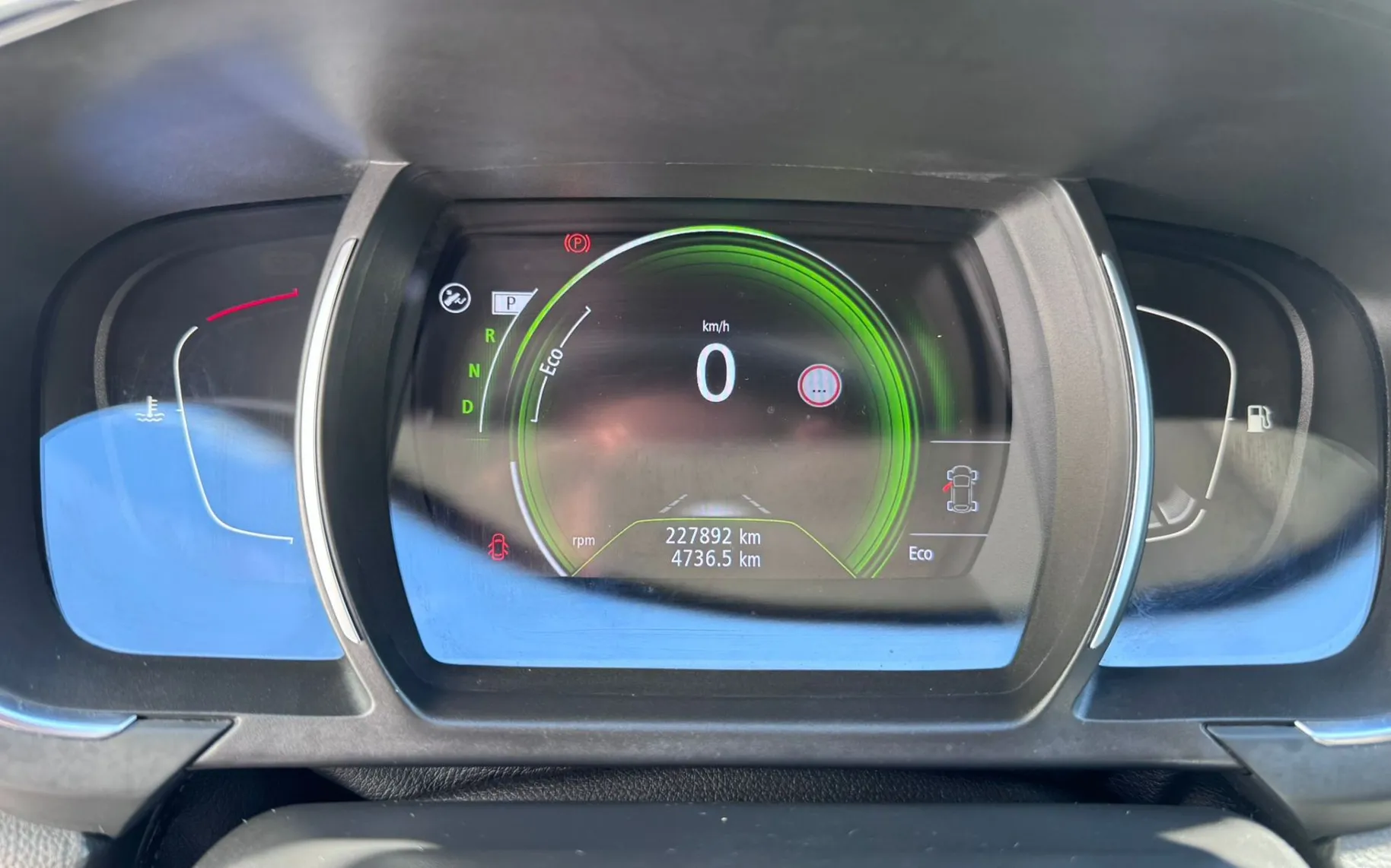 Zunanja slika - Renault Grand Scenic - Scénic 1.6 dCi 160 Energy INITIALE PARIS - EDC - 11