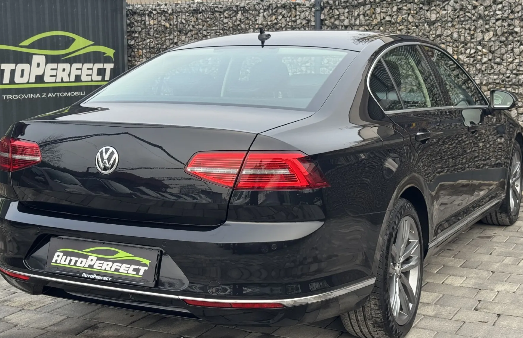 Zunanja slika - Volkswagen Passat - 1.4 TSI HIGHLINE|KAM|USNJE|ACC|PANO|GR.SED|NAVI - 6