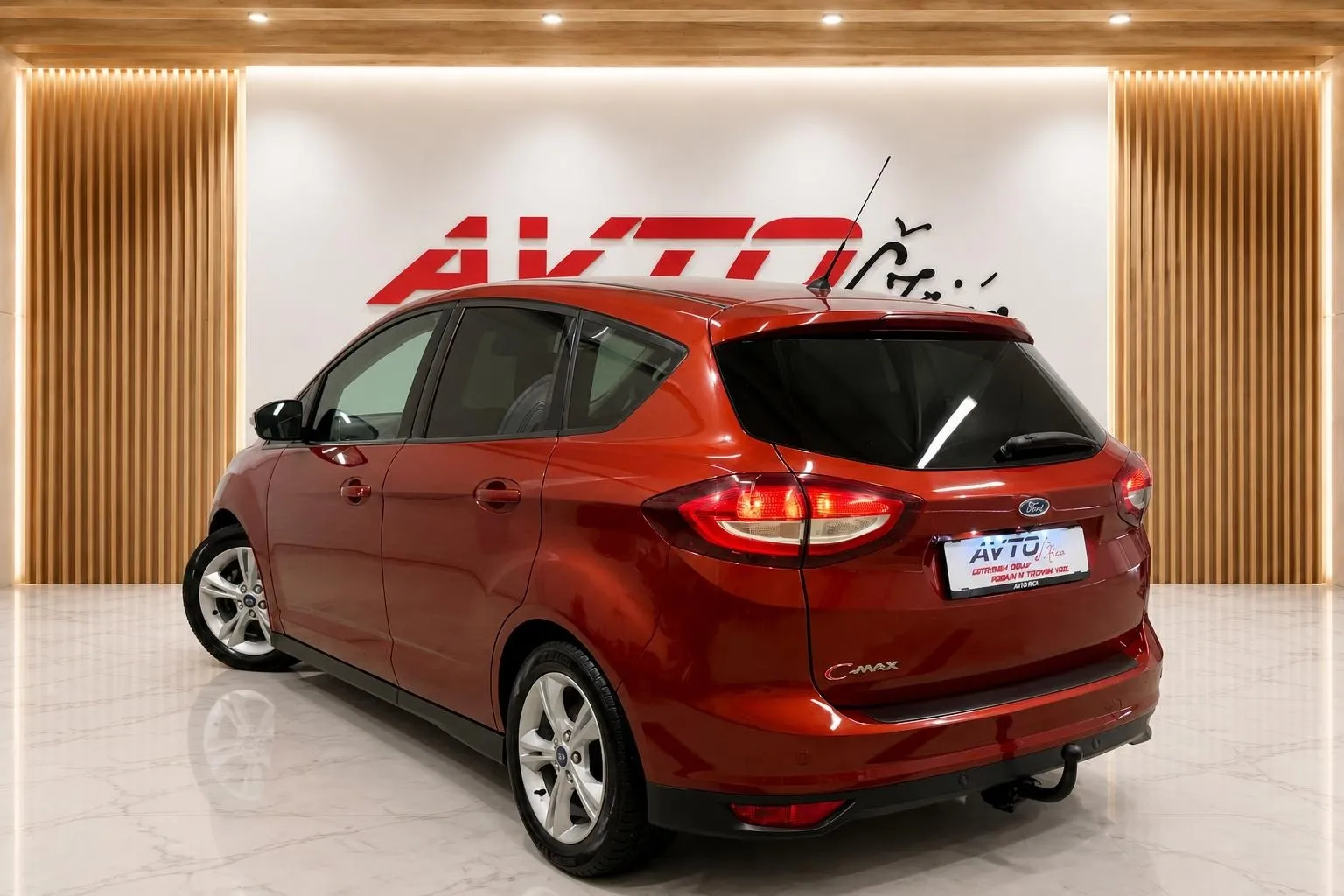 Zunanja slika - Ford C-Max - 1.5 TDCi-LED-TEMPOMAT-KAMERA-PDC-VLEČNA KLJUKA - 3
