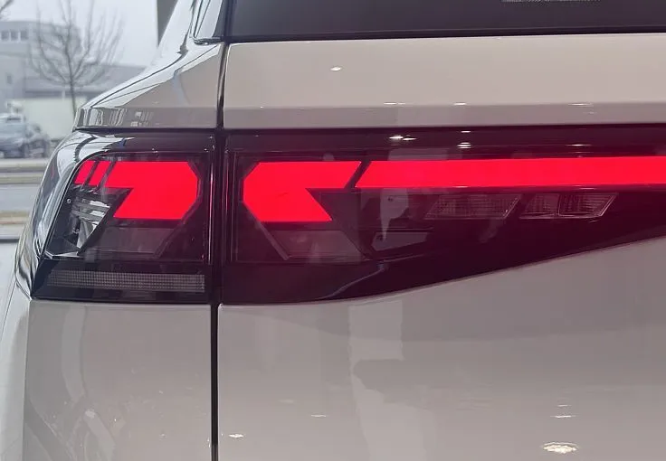 Zunanja slika - Volkswagen T-Roc - R-Line 1.5 eTSI - 5