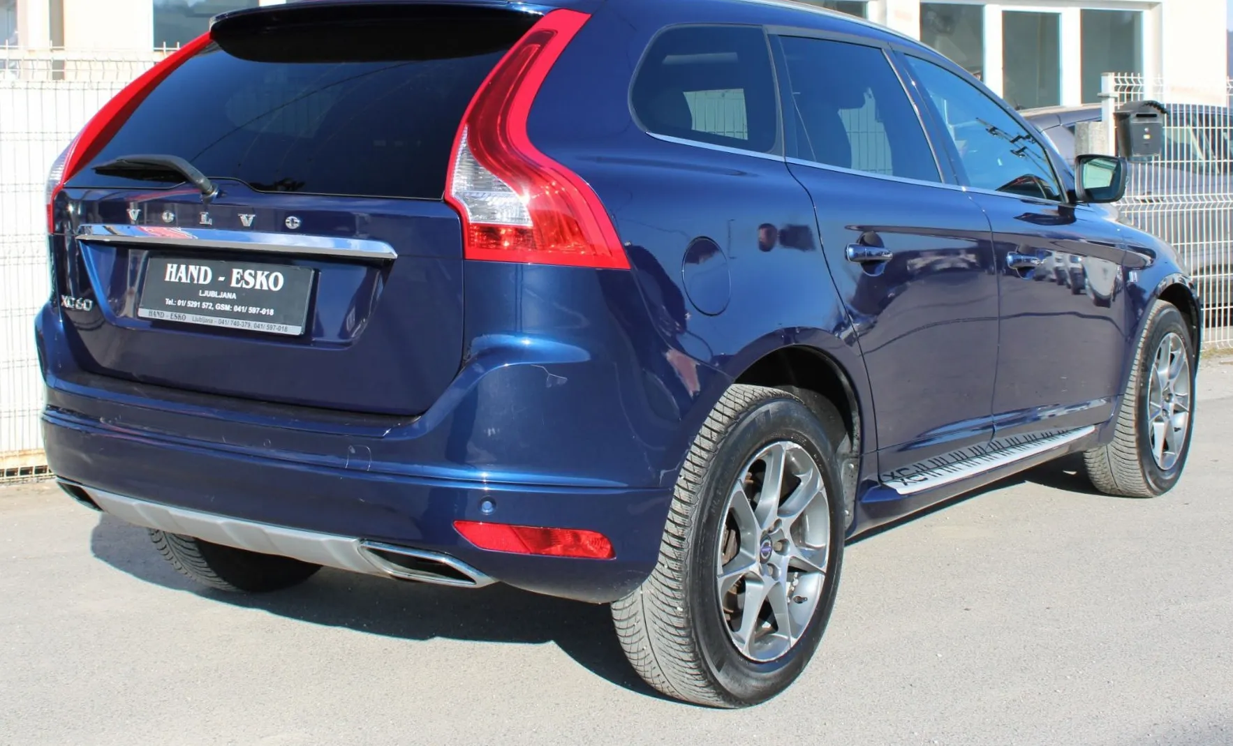 Zunanja slika - Volvo XC60 - D4 AUTO Ocean Race-NAVI-ALU-PDC-GR.SEDEŽEV - 10
