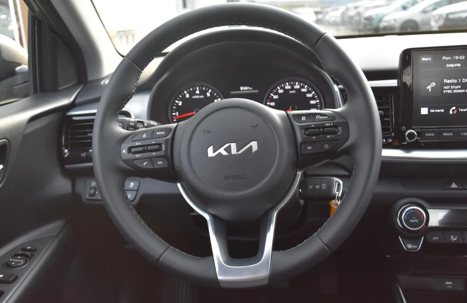 Zunanja slika - KIA Stonic - 1.2 DPI 57.9 kW  79 KM  LX Urban+ M T - 10