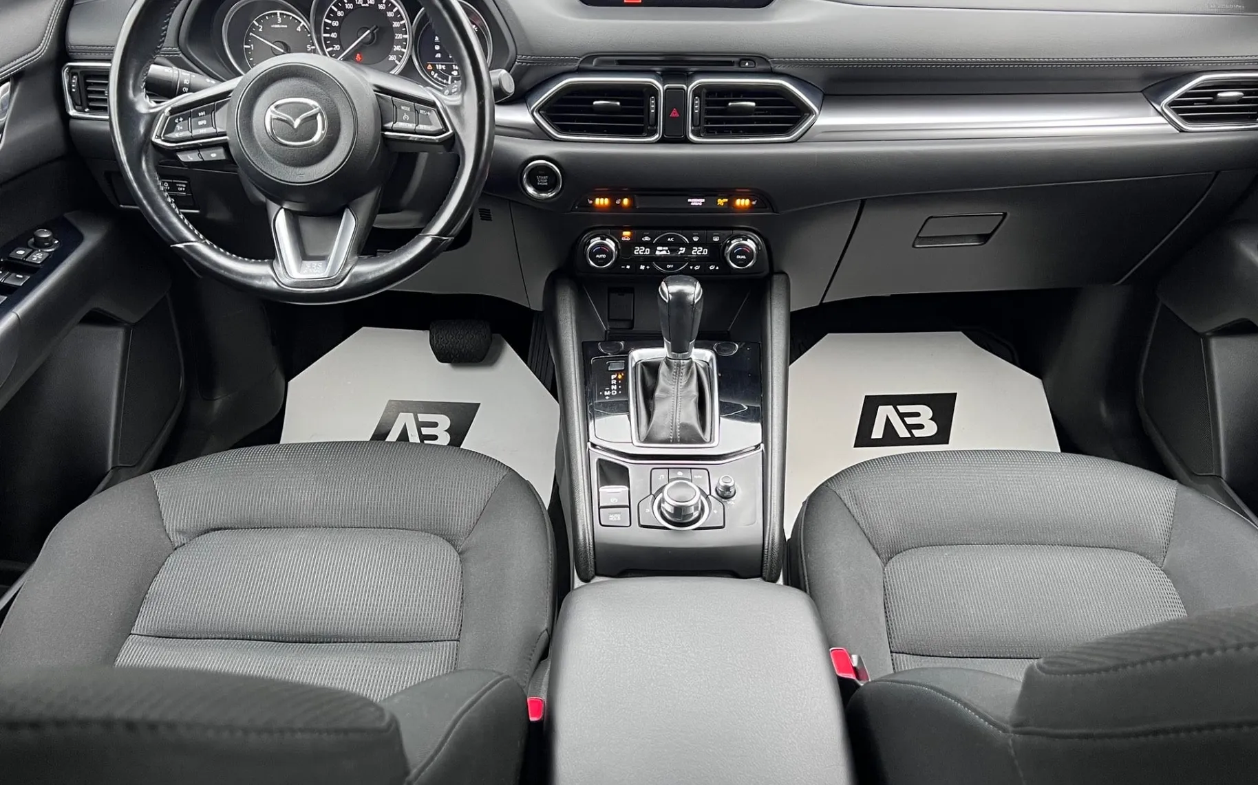 Notranja slika - Mazda CX-5 - 2.2 CD+TAKUMI+4WD+1.LAST+SLO+NAVI+HEAD UP - 12