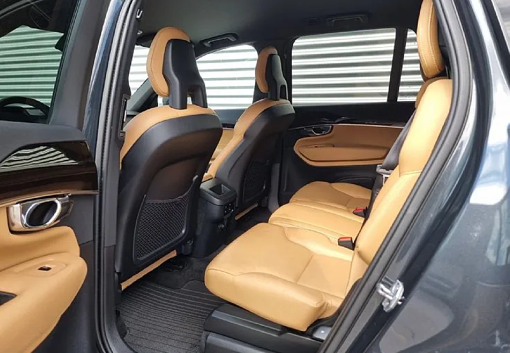 Zunanja slika - Volvo XC90 - D4 Momentum-AUT-USNJE-FULL LED-KAMERA 360-SERVIS- - 8