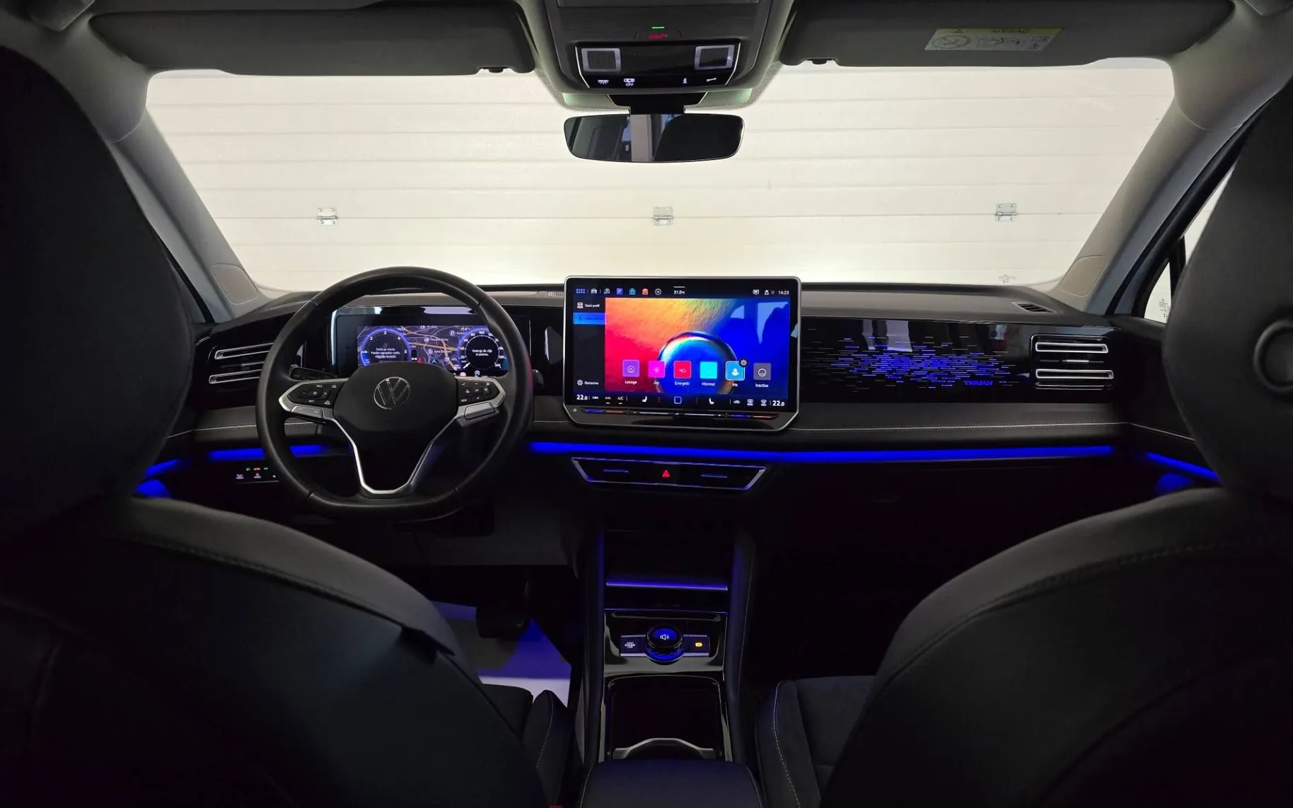 Notranja slika - Volkswagen Tiguan - 2.0 TDI Elegance DSG - LED Plus.alcantara.kamera.. - 20
