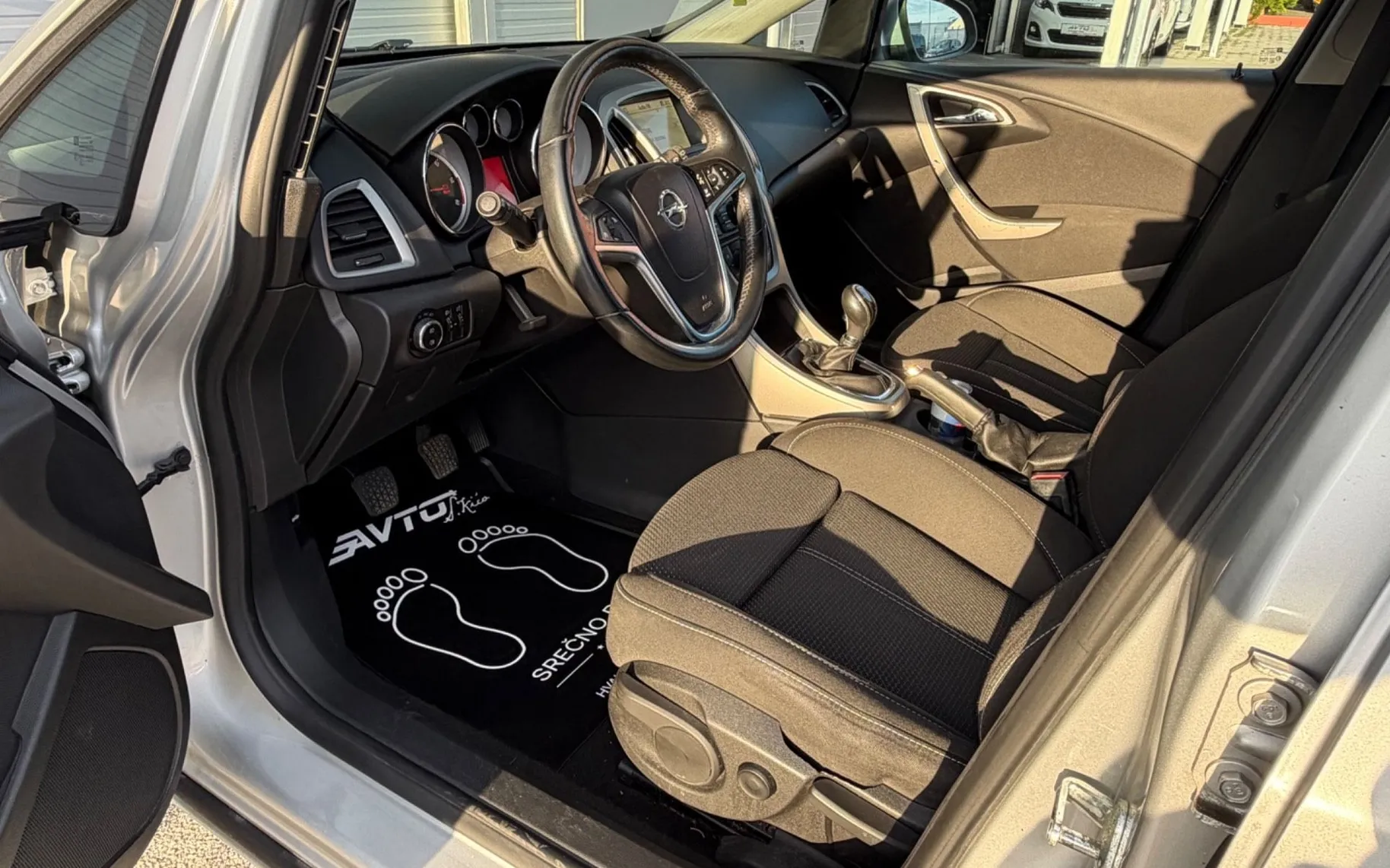 Notranja slika - Opel Astra - 1.7 CDTI-NAVIGACIJA-TEMPOMAT-SERVISNA KNJIGA-PDC - 7