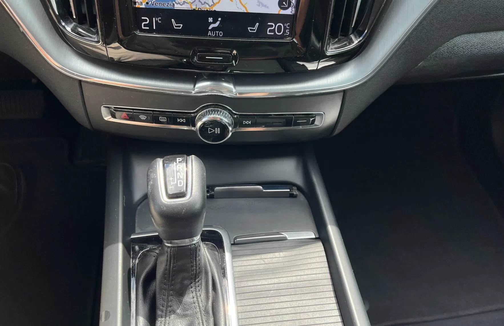 Zunanja slika - Volvo XC60 - D4 AWD Momentum Avt. LED.NAVI.ACC.2XPDC.VZR KAM - 19
