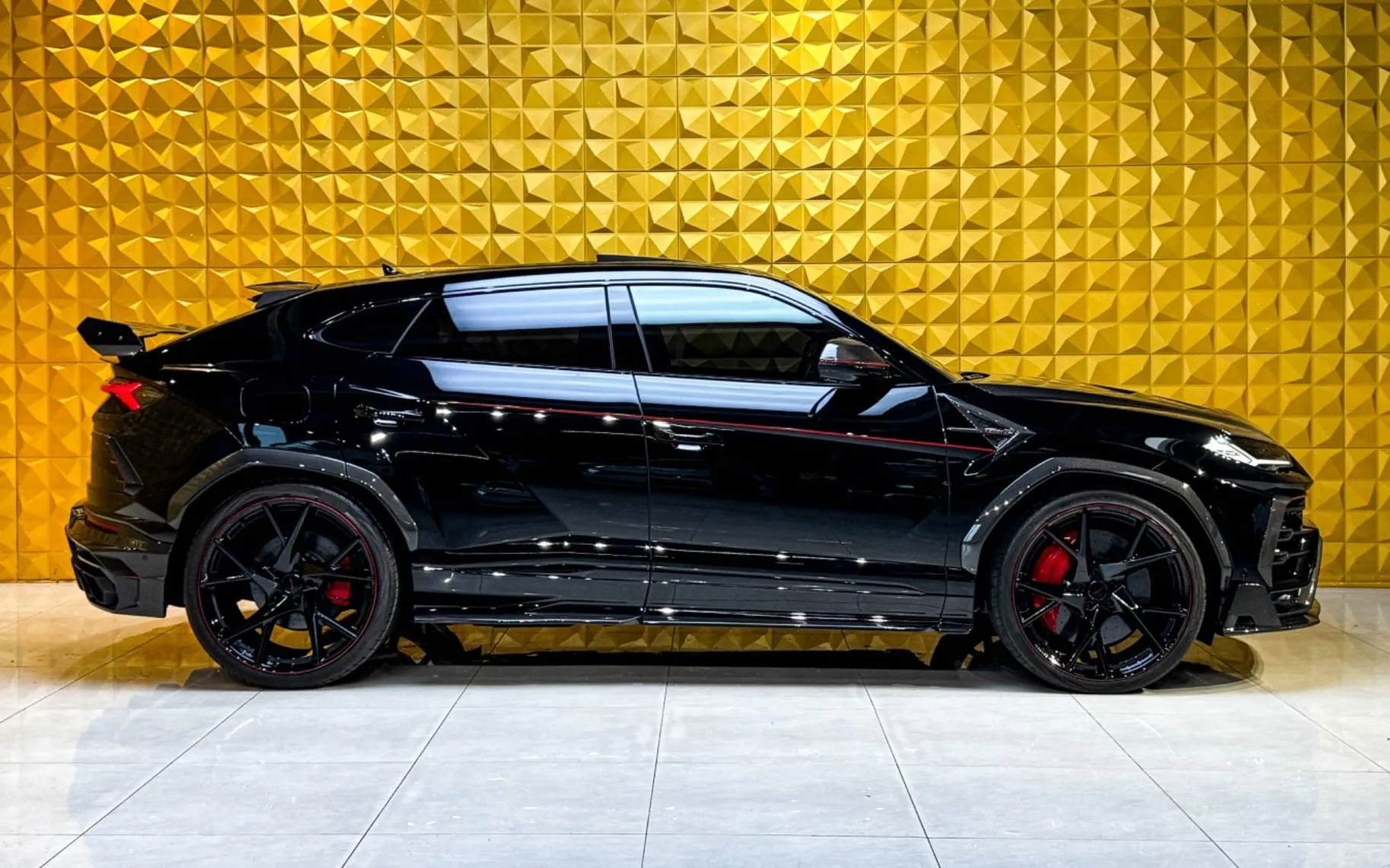 Notranja slika - Lamborghini Urus - Mansory Venatus-24COL-PPF-STARLIGHT-CARBON CERAM.. - 10