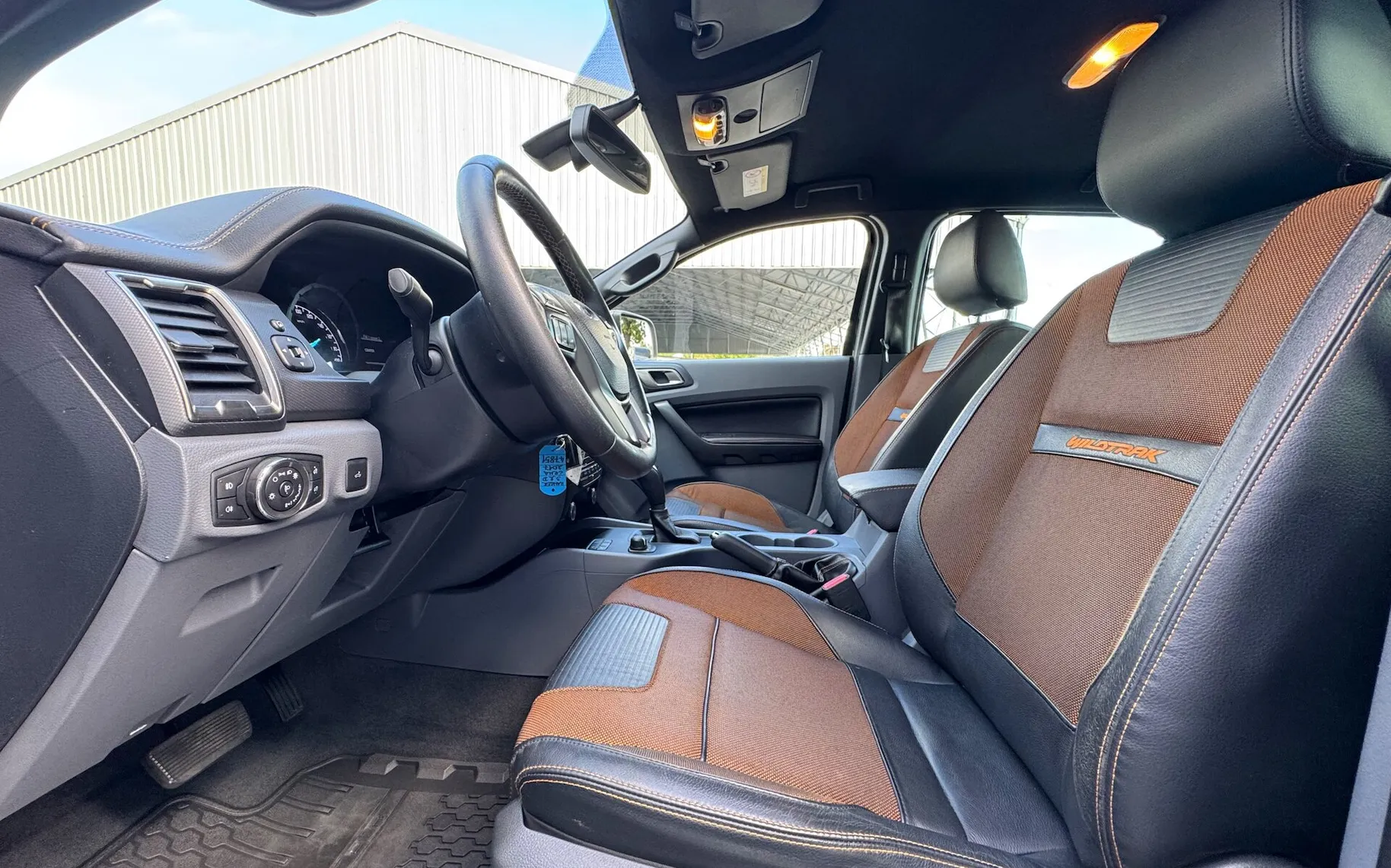 Zunanja slika - Ford Ranger - 3.2 TDCI DC 4X4 A6 WILDTRAK 1.LASTNIK SLO ROLO - 8
